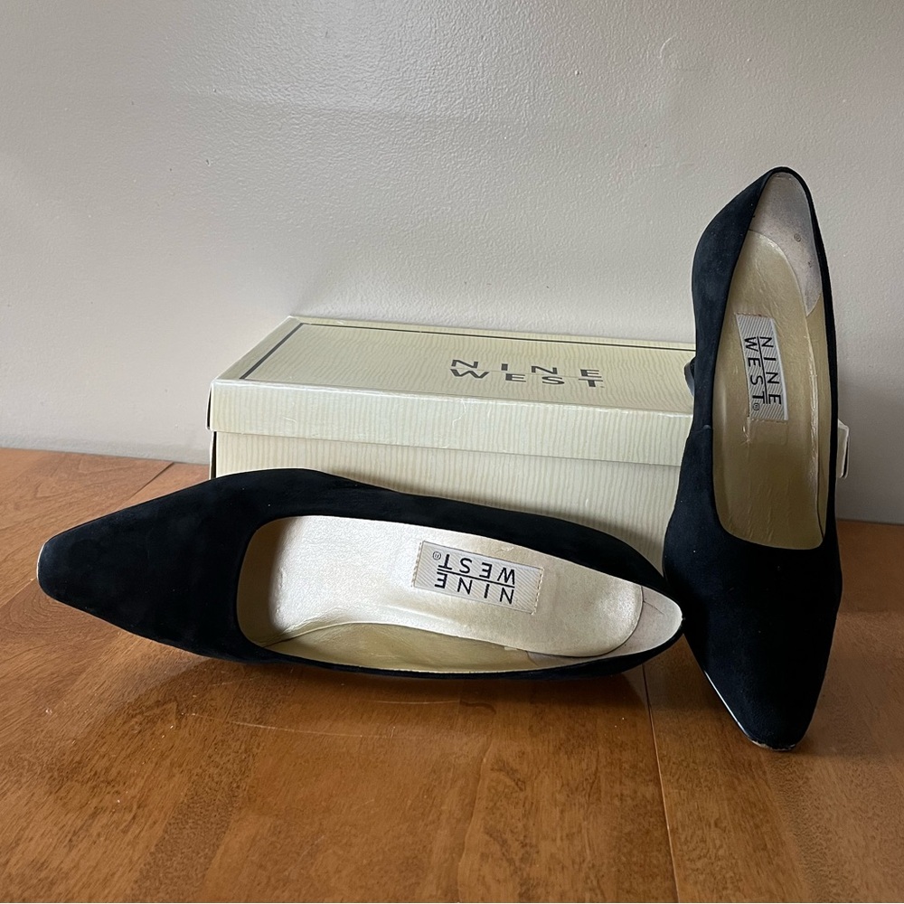 Nine West Black Heels Classic Suede Design size 6.5. - Picture 3 of 10